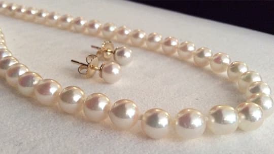 Japanese Akoya pearl stud earrings