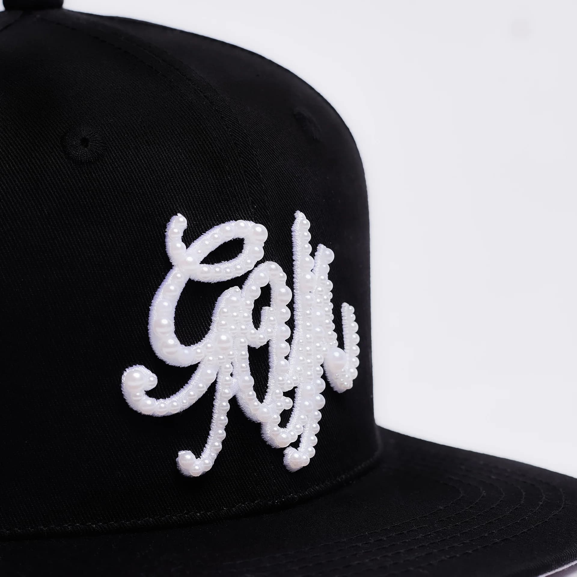Maison Noir Pearl cap