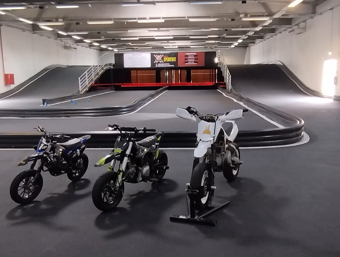 KartXperience - 1º Kartódromo Indoor com elevação na Margem Sul  | KartXperience