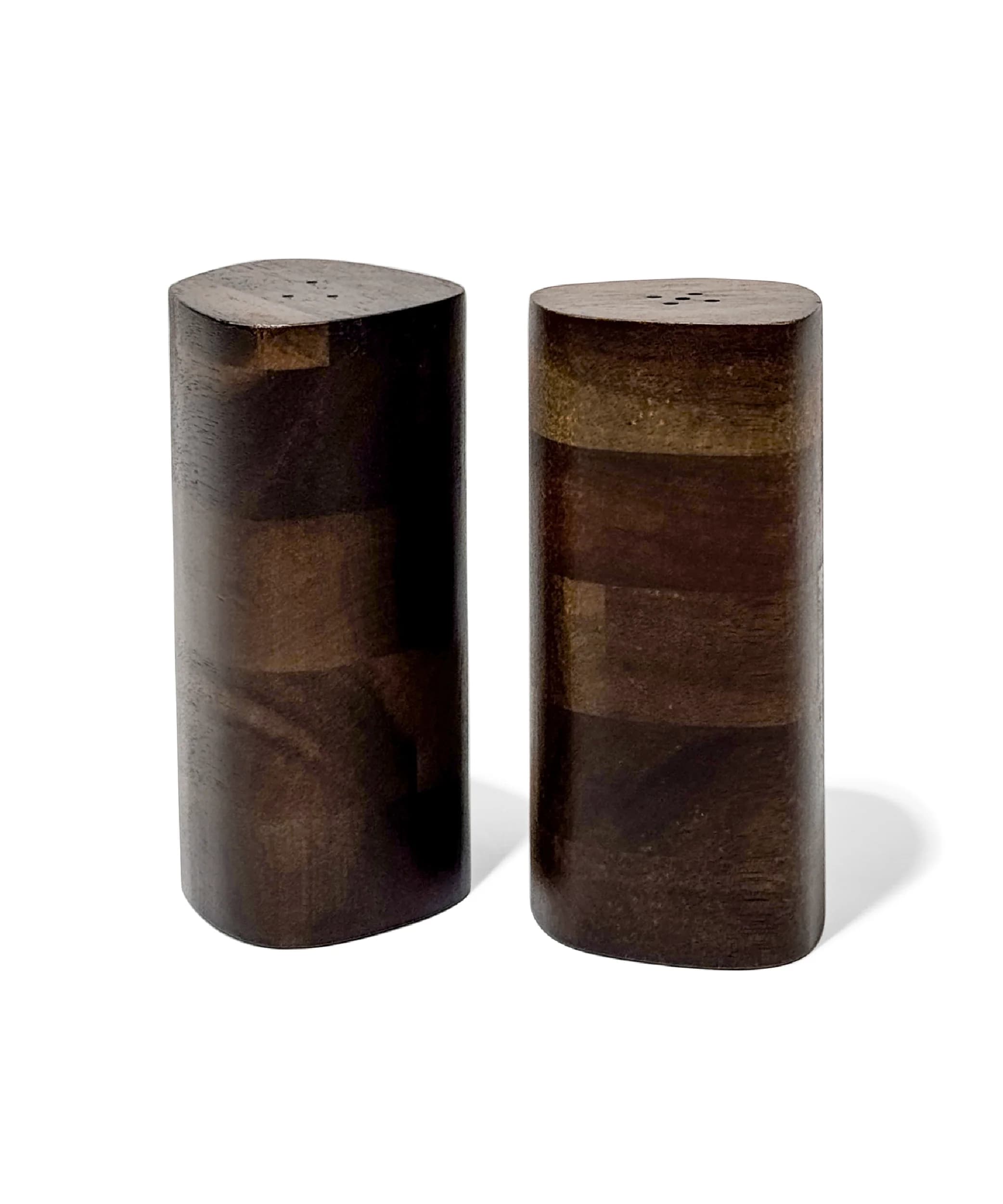 Salt and pepper shakers | Mina
